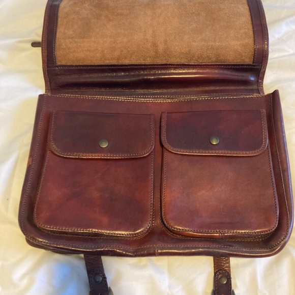 IMedici Italian Leather Briefcase - Picture 2 of 7